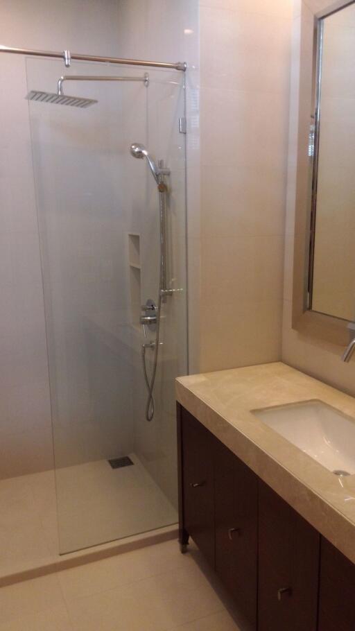 3 bed Condo in S 59 Khlong Tan Nuea Sub District C11364