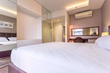 2 bed Condo in MODE Sukhumvit 61 Khlong Tan Nuea Sub District C11353