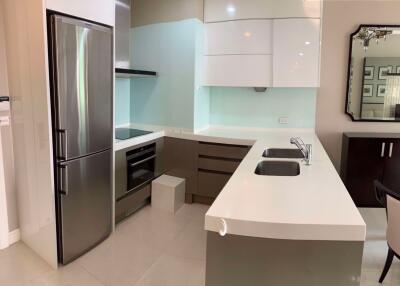 2 bed Condo in Q Langsuan Lumphini Sub District C11342