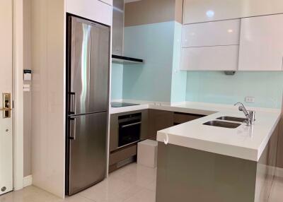 2 bed Condo in Q Langsuan Lumphini Sub District C11342