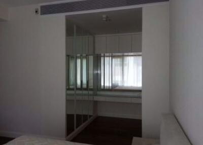 2 bed Condo in Q Langsuan Lumphini Sub District C11341