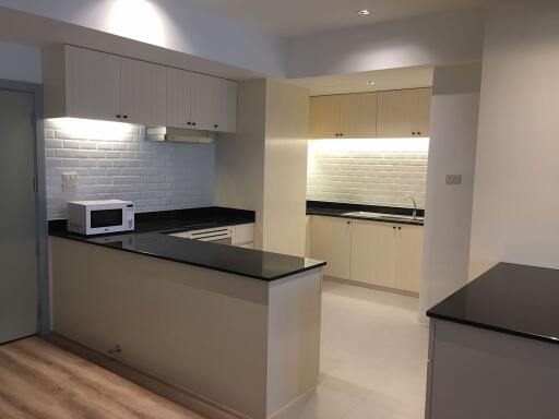 2 bed Condo in Villa Bajaj Khlong Toei Nuea Sub District C11329