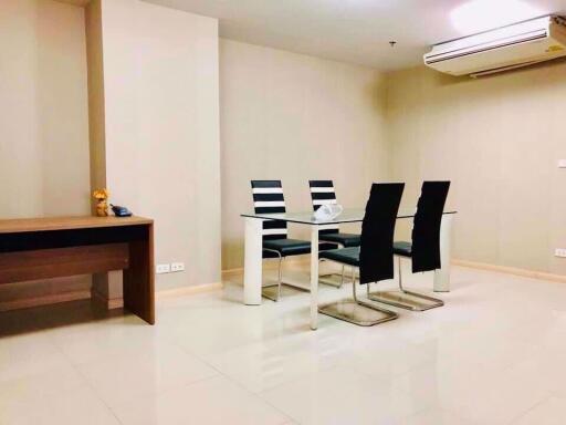 2 bed Condo in 33 Tower Khlong Tan Nuea Sub District C11311