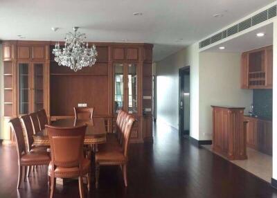 3 bed Condo in The Park Chidlom Lumphini Sub District C11307