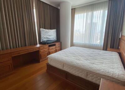 3 bed Condo in 185 Rajadamri Lumphini Sub District C11306