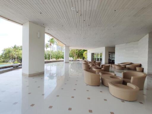 Luxury Modern For Sale in The Cove Condo