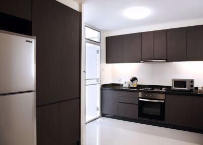 2 bed Condo in The Kameo Court Khlong Toei Nuea Sub District C11302