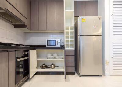 3 bed Condo in Krystal Court Khlong Toei Nuea Sub District C11300