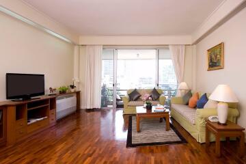 2 bed Condo in Krystal Court Khlong Toei Nuea Sub District C11298