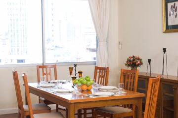 2 bed Condo in Krystal Court Khlong Toei Nuea Sub District C11298