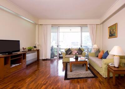 2 bed Condo in Krystal Court Khlong Toei Nuea Sub District C11298