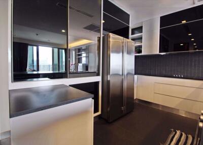 3 bed Condo in Ashton Morph 38 Phra Khanong Sub District C11285