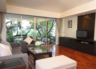 2 bed Condo in Krystal Court Khlong Toei Nuea Sub District C11282