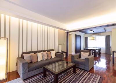 2 bed Condo in Krystal Court Khlong Toei Nuea Sub District C11282