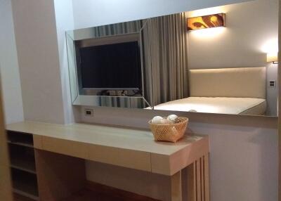 2 bed Condo in Kirthana Residence Khlong Toei Nuea Sub District C11274