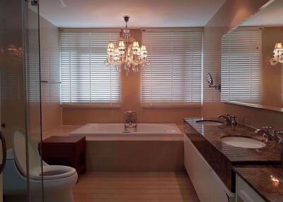 3 bed Condo in The Cadogan Private Residence Khlong Tan Nuea Sub District C11240