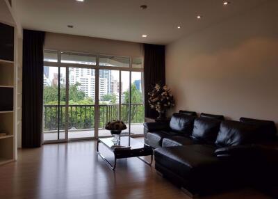 3 bed Condo in The Cadogan Private Residence Khlong Tan Nuea Sub District C11240