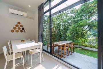 4 bed House in SYE 39 Residence Khlong Tan Nuea Sub District H10921