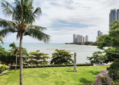 Spacious The Cove Condo For Sale at Pattaya