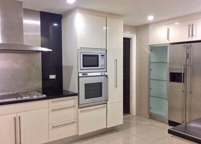 4 bed Duplex in All Season Mansion Lumphini Sub District D11120