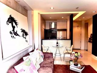 1 bed Condo in Baan Somthavil Lumphini Sub District C11116