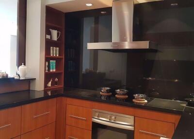 3 bed Condo in Royal Residence Park Lumphini Sub District C11111