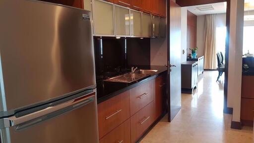 3 bed Condo in Royal Residence Park Lumphini Sub District C11111