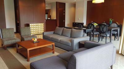 3 bed Condo in Royal Residence Park Lumphini Sub District C11111