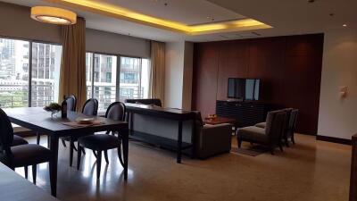 3 bed Condo in Royal Residence Park Lumphini Sub District C11111