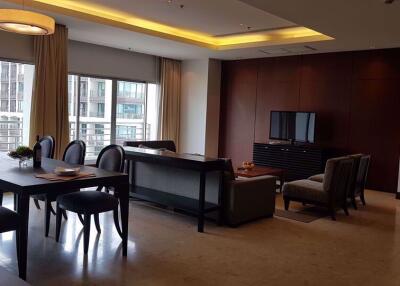 3 bed Condo in Royal Residence Park Lumphini Sub District C11111