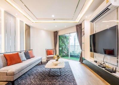 3 bed Duplex in Belle Grand Rama 9 Huai Khwang Sub District D11020