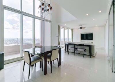 3 bed Penthouse in Watermark Chaophraya Khlong Ton Sai Sub District P11060
