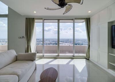 3 bed Penthouse in Watermark Chaophraya Khlong Ton Sai Sub District P11060