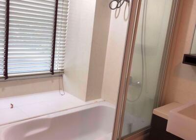 2 bed Condo in The Fine @ River Banglamphulang Sub District C11084