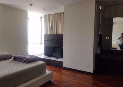 3 bed Condo in Ascott Sky Villas Sathorn Yan Nawa Sub District C11081