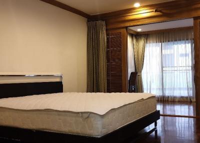 5 bed Penthouse in Baan Sawasdee Khlong Tan Nuea Sub District P11059