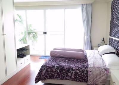 2 bed Condo in SCC Residence Khlong Tan Nuea Sub District C11059