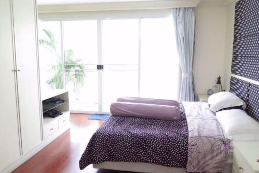 2 bed Condo in SCC Residence Khlong Tan Nuea Sub District C11059
