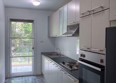 2 bed Condo in 31 Place Khlong Toei Nuea Sub District C11054