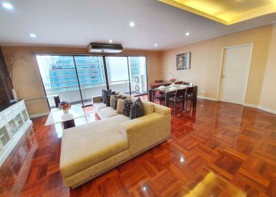 2 bed Condo in Le Premier 1 Khlong Toei Nuea Sub District C11048