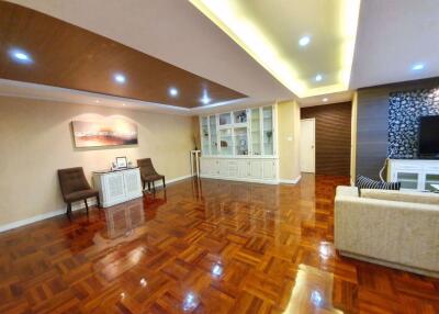 2 bed Condo in Le Premier 1 Khlong Toei Nuea Sub District C11048