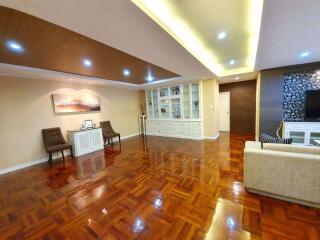 2 bed Condo in Le Premier 1 Khlong Toei Nuea Sub District C11048