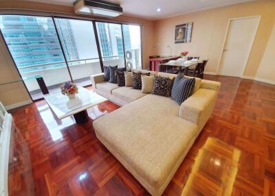 2 bed Condo in Le Premier 1 Khlong Toei Nuea Sub District C11048