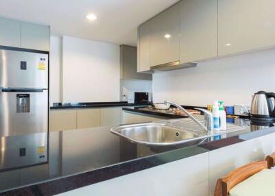 2 bed Condo in Belle Grand Rama 9 Huai Khwang Sub District C11038