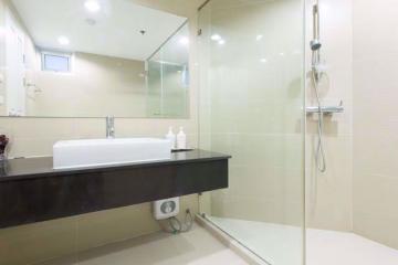 2 bed Condo in Belle Grand Rama 9 Huai Khwang Sub District C11038