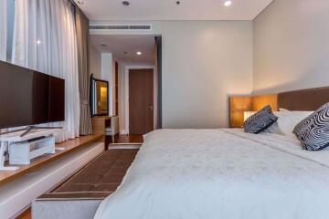 3 bed Duplex in Bright Sukhumvit 24 Khlongtan Sub District D11014