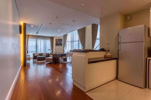 3 bed Duplex in Bright Sukhumvit 24 Khlongtan Sub District D11014