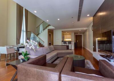 3 bed Duplex in Bright Sukhumvit 24 Khlongtan Sub District D11014