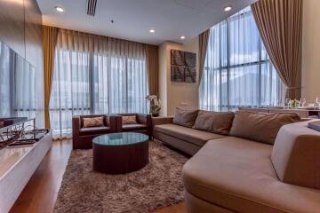 3 bed Duplex in Bright Sukhumvit 24 Khlongtan Sub District D11014