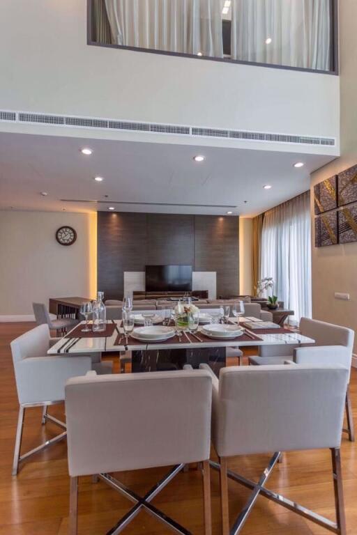 3 bed Duplex in Bright Sukhumvit 24 Khlongtan Sub District D11014